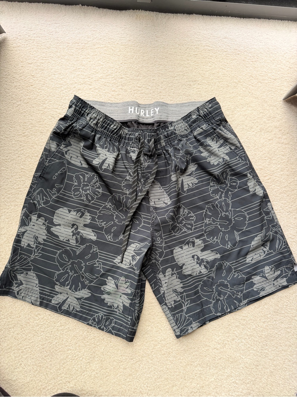 Hurley Men's Gray & Black Floral Swim Trunks